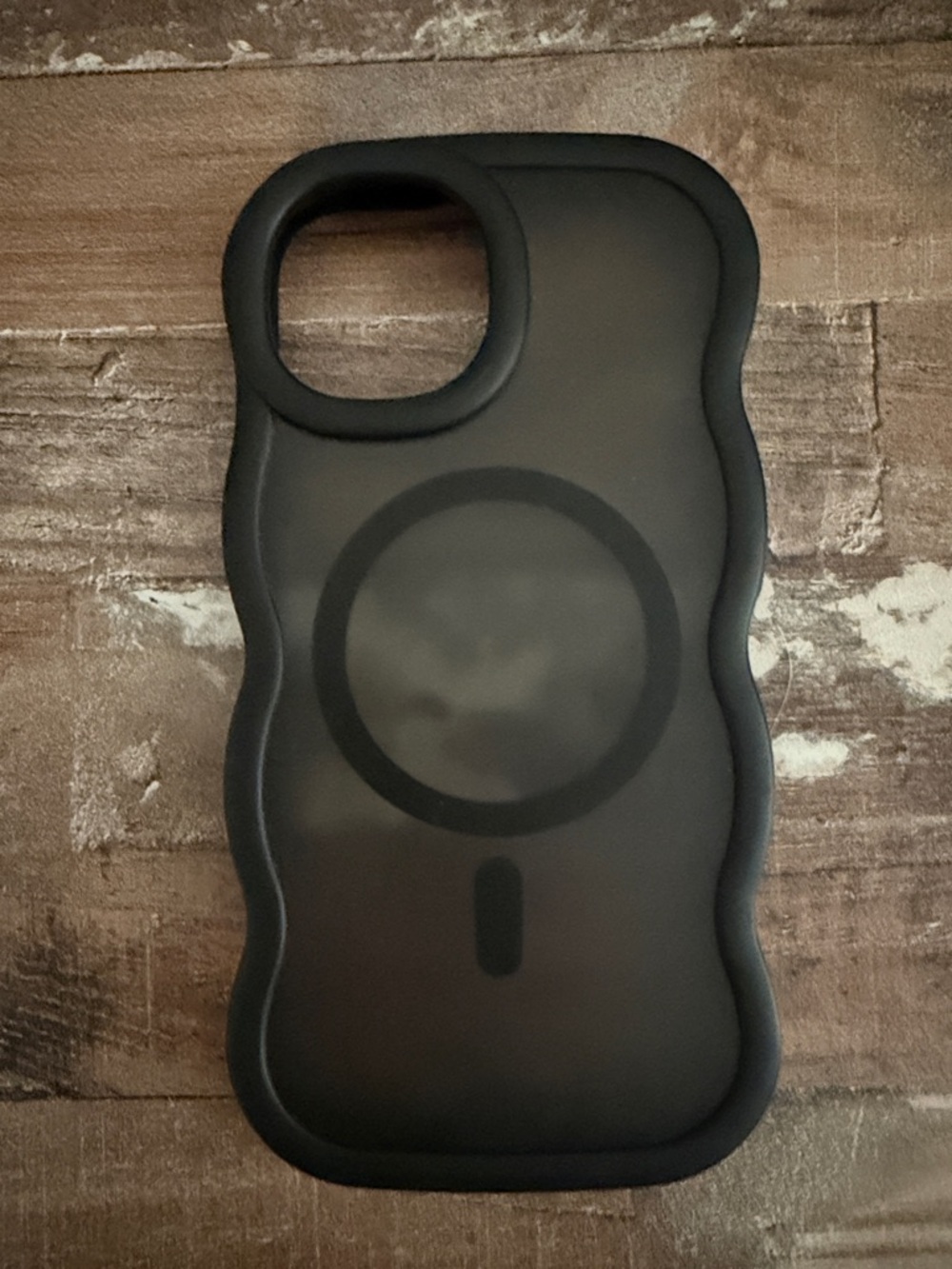 iPhone 14 Black Wavy Silicone iPhone MagSafe Case